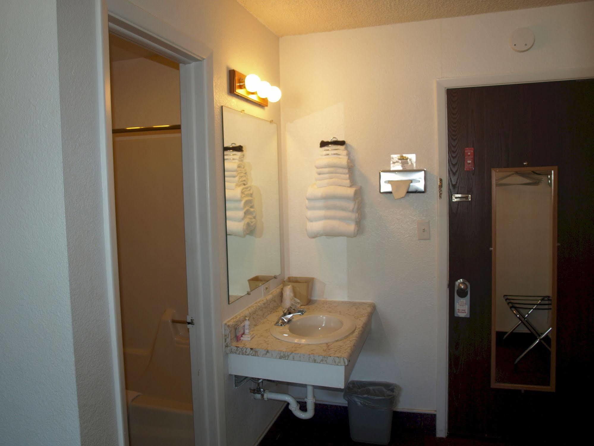 Yellowstone River Inn Glendive Ngoại thất bức ảnh